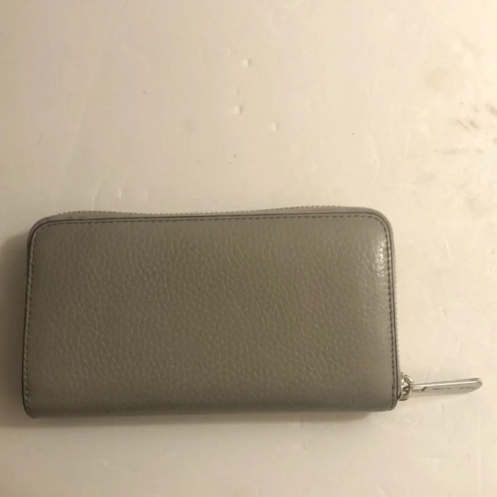 Michael kors gray leather zipper clutch wallet
